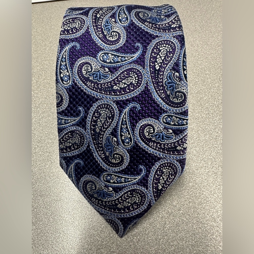 Donald Trump Signature Collection Mens Silk Tie Necktie Blue Paisley MAGA USA